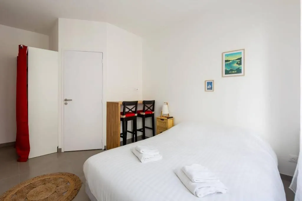 La Chambre Liberte 2, Sdb Privative Et Tv, Cuisine Salon Partages, Confort Et Hypercentre Μπρεστ