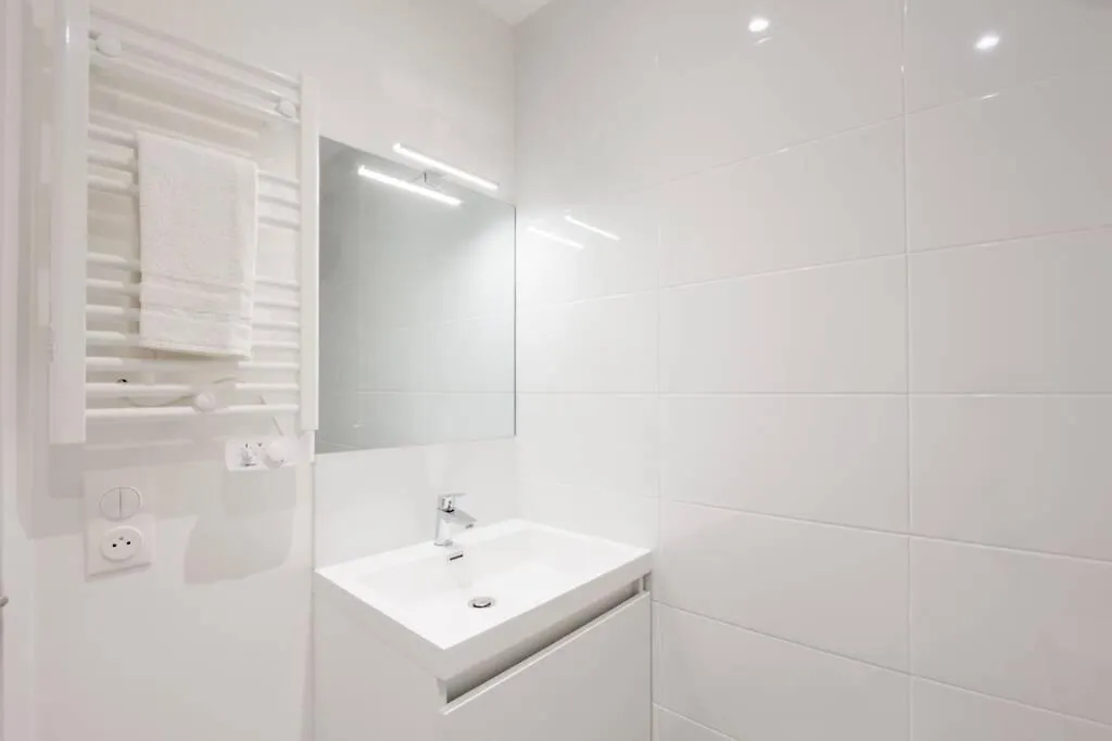 Apartment La Chambre Liberte 2, Sdb Privative Et Tv, Cuisine Salon Partages, Confort Et Hypercentre Brest